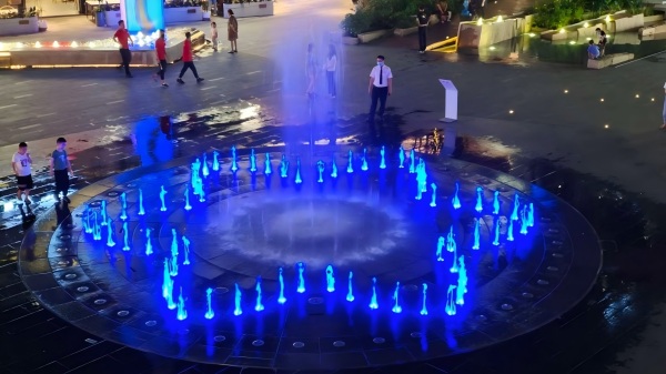 港汇天地广场旱地音乐喷泉视频